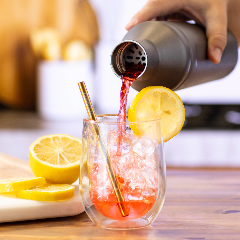 cocktail-shaker-lid-e6 Cocktail_Shaker_lifestyle_1_0f873eef-26b9-477a-b301-4dde25c00201.png